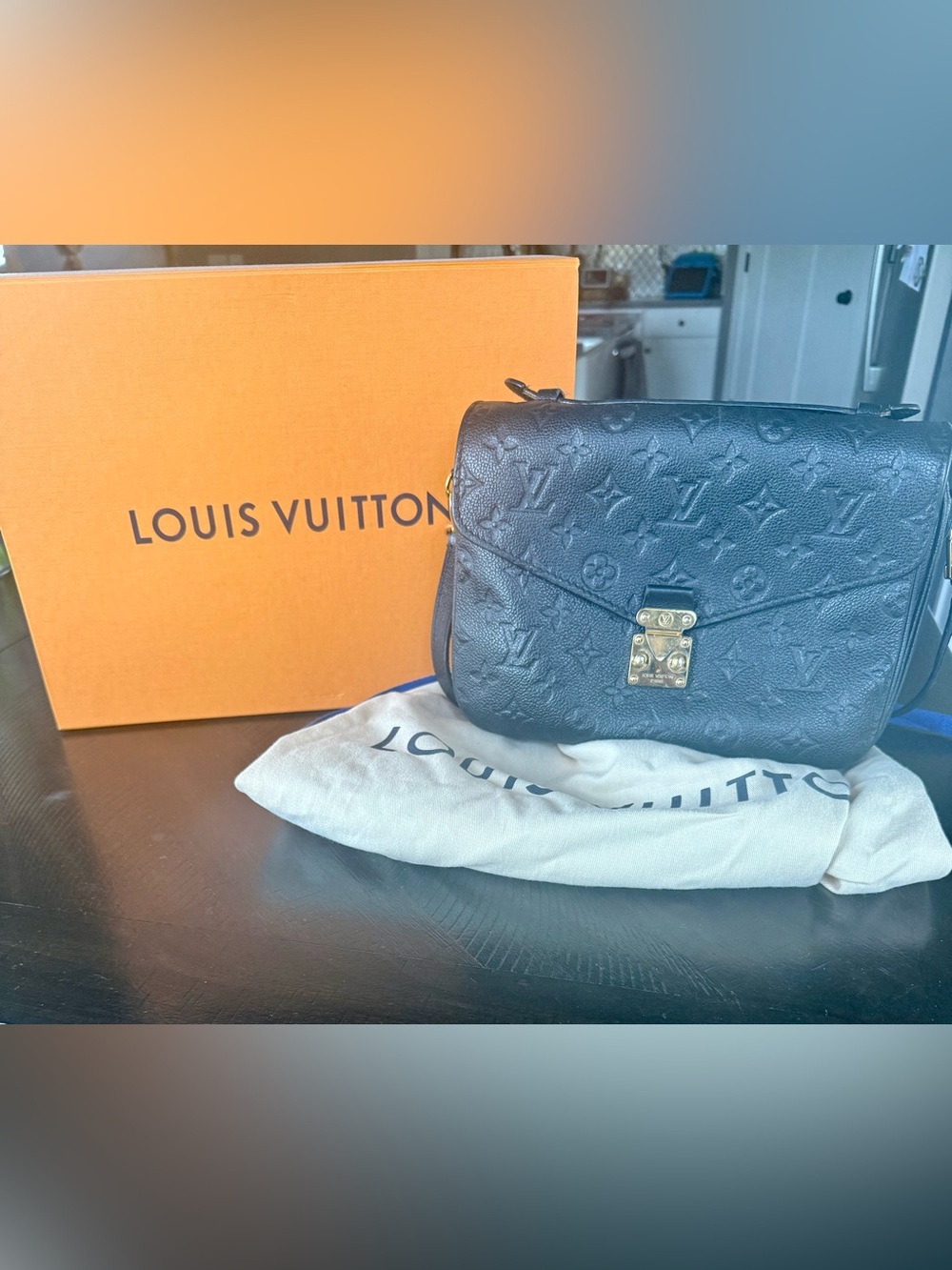 Authentic Louis Vuitton Pochette Métis